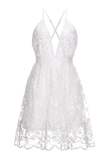 Vestido Curto Decote V em Renda