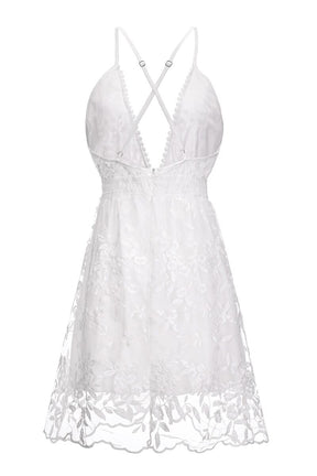 Vestido Curto Decote V em Renda
