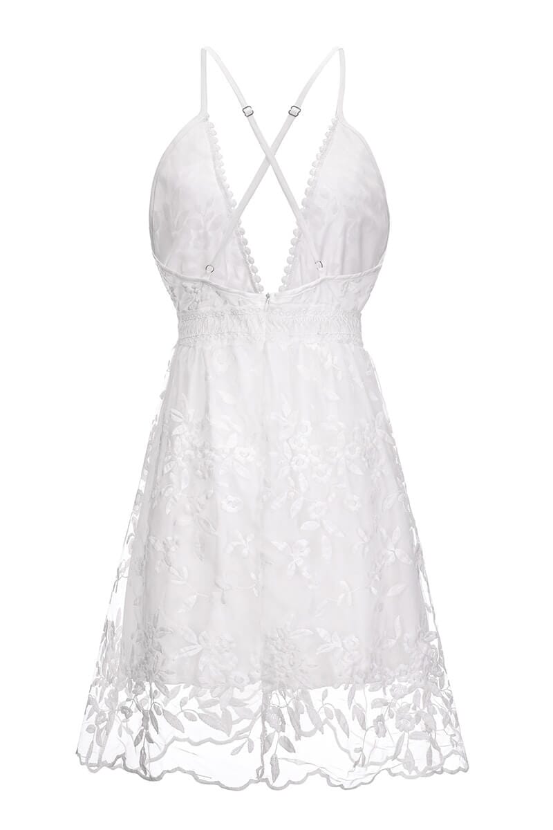 Vestido Curto Decote V em Renda