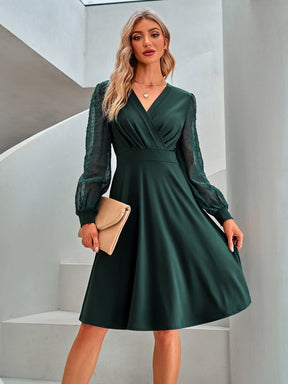 Vestido Decote V Transpassado Mangas Longas em Renda