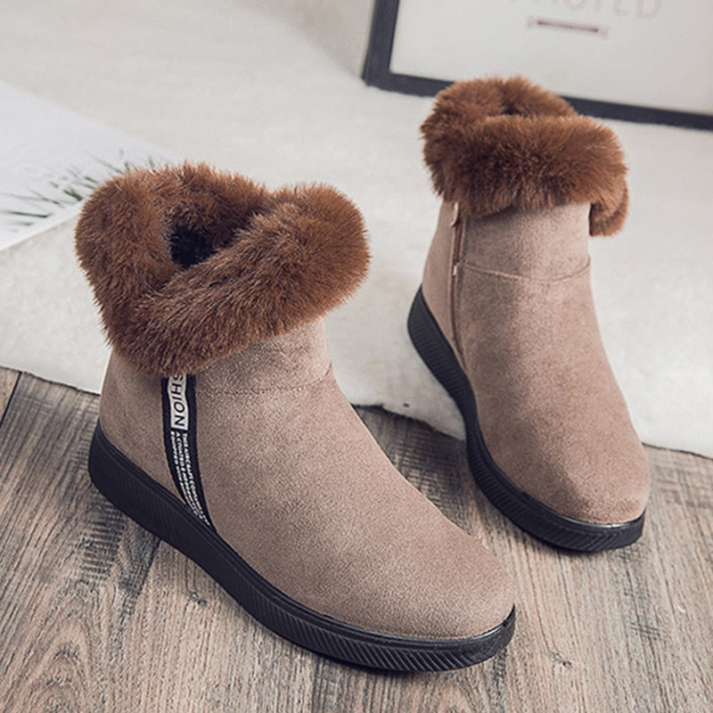 Bota Feminina Confort Peluciada