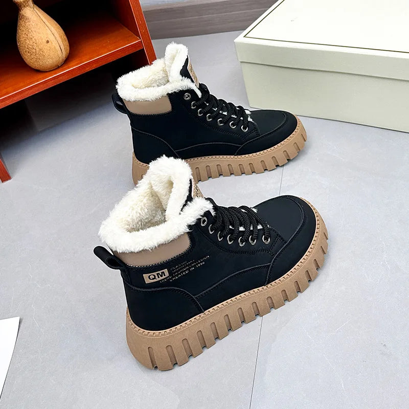 Bota de Inverno Feminina com Plataforma 2025